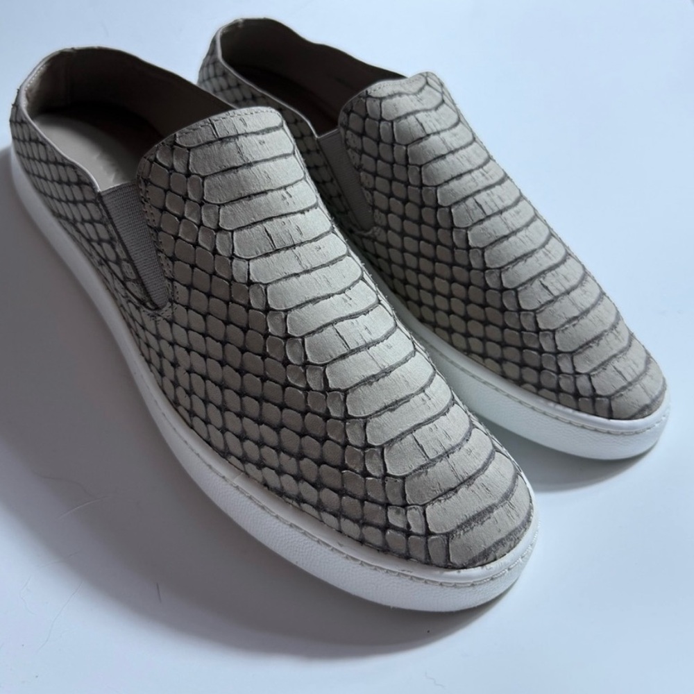 Vince Blair women’s 7 shoes slip-on distressed snakeskin look excellent conditio